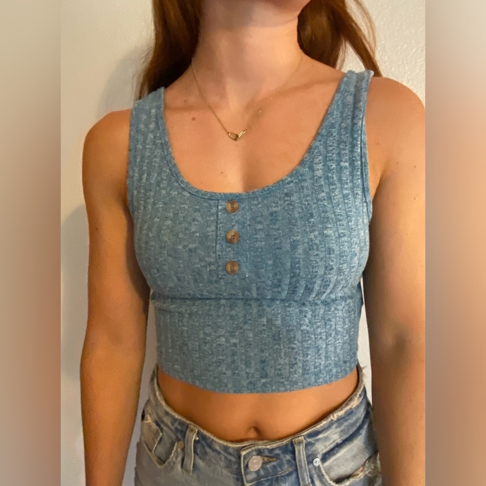 Women’s cropped tank top